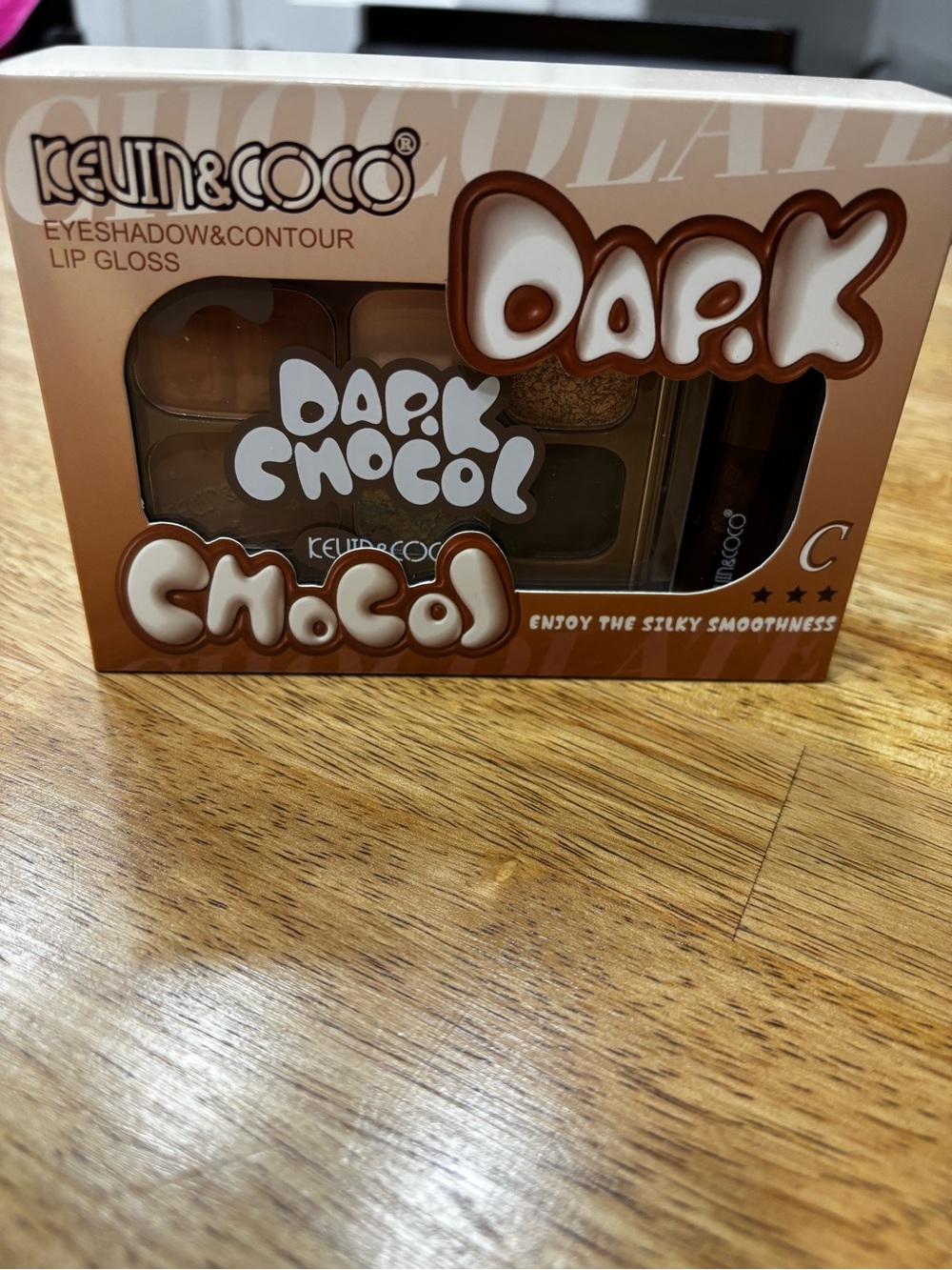 Kevin & Coco Dark Choco Eyeshadow & Contour Palette - Brown
